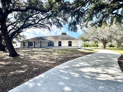 8379 NW 189th Ave, Okeechobee, FL 34972