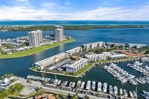 21 Yacht Clb #204, North Palm Beach, FL 33408