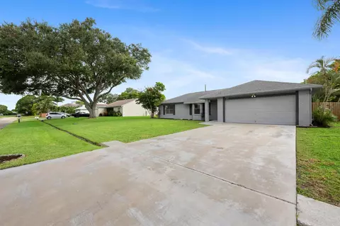 2431 SE Shell Ave, Port Saint Lucie, FL 34952