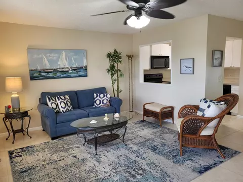 86 Chatham D, West Palm Beach, FL 33417