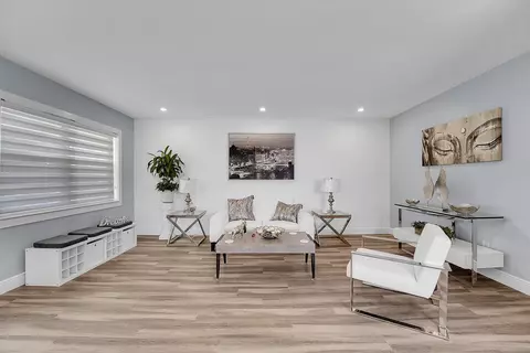 112 Coventry E, West Palm Beach, FL 33417 photo 1