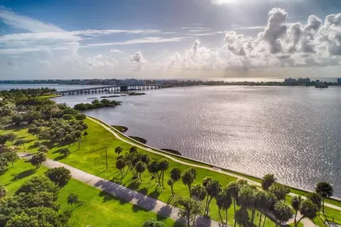 208 S Lakeside Dr #102, Lake Worth Beach, FL 33460