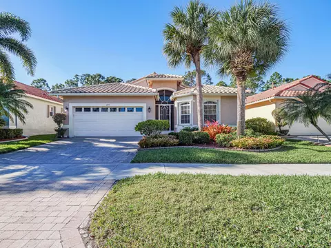 215 NW Chorale Way, Port Saint Lucie, FL 34986