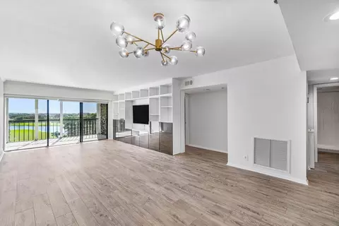 6662 Boca Del Mar Dr #717, Boca Raton, FL 33433