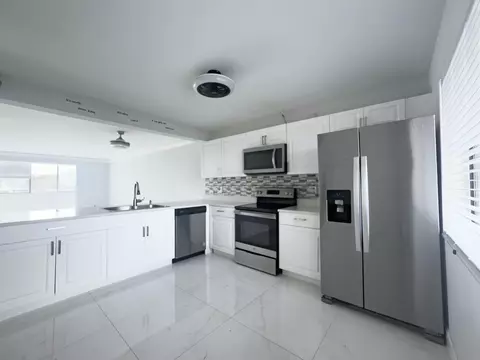 8040 Hampton Blvd #406, North Lauderdale, FL 33068