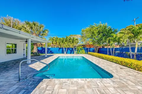 210 17th Ave S, Lake Worth Beach, FL 33460