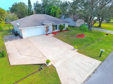 1561 SW Broadview St, Port Saint Lucie, FL 34983
