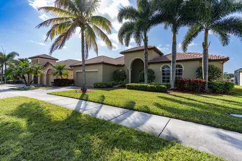 883 SW Grand Reserves Blvd, Port Saint Lucie, FL 34986