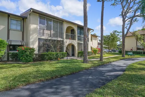 315 Knotty Pine Cir #C1, Greenacres, FL 33463