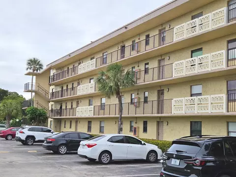 9355 SW 8th St #403, Boca Raton, FL 33428
