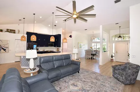 405 29th Ct SW, Vero Beach, FL 32968