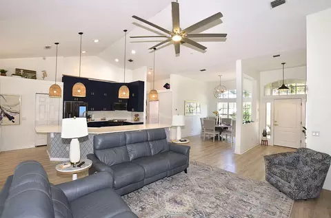 405 29th SW, Vero Beach, FL 32968