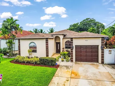4532 SW 18th St, West Park, FL 33023