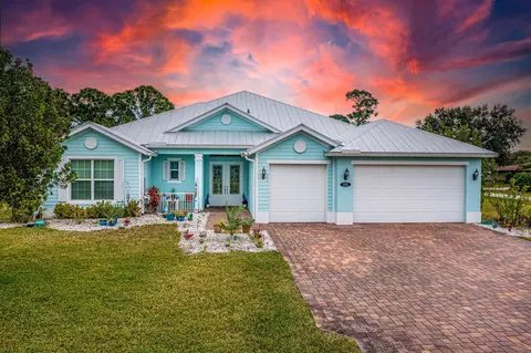 2121 SE Gidding Rd, Port Saint Lucie, FL 34952