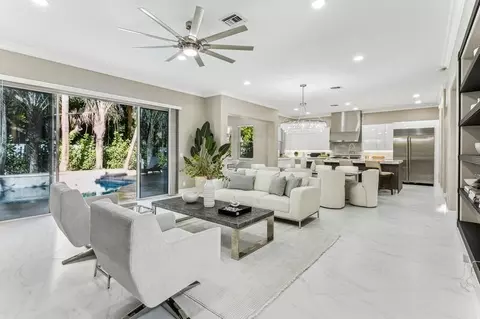 6821 Finamore Cir, Lake Worth, FL 33467
