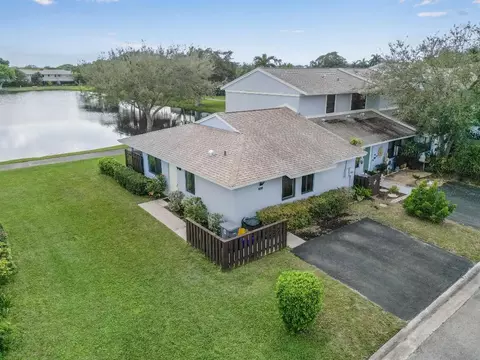 5336 Jog Ln, Delray Beach, FL 33484