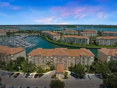 17 Harbour Isle Dr W #204, Fort Pierce, FL 34949