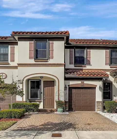8943 NW 183rd, Hialeah, FL 33018