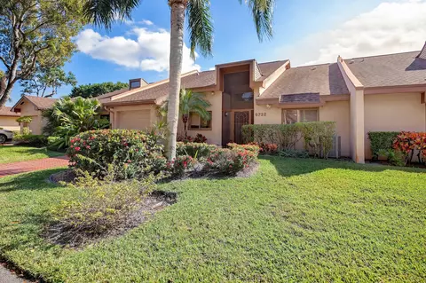 6732 Versailles Ct, Lake Worth, FL 33467
