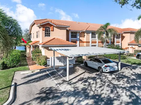 9817 Seacrest Cir #201, Boynton Beach, FL 33437