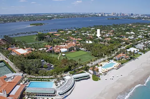 129 Woodbridge Rd, Palm Beach, FL 33480