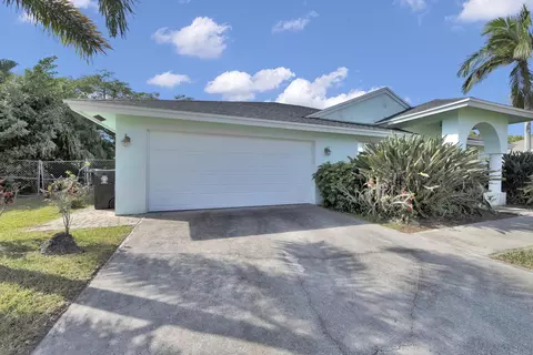 5270 NW Mayfield Ln, Port Saint Lucie, FL 34983