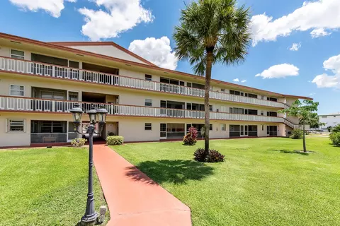 5300 Washington St #M304, Hollywood, FL 33021