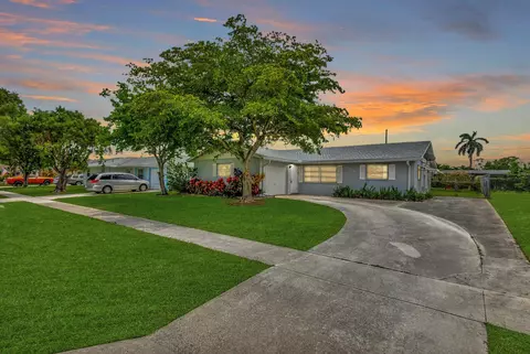 4098 Sussex Ave, Lake Worth, FL 33461