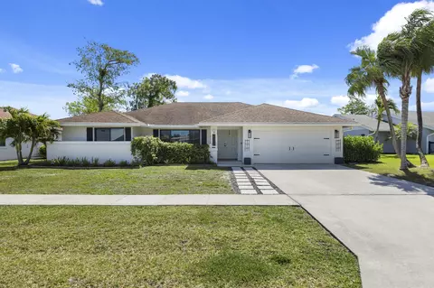 822 Azure Ave, Wellington, FL 33414