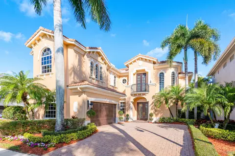 8161 Valhalla Dr, Delray Beach, FL 33446