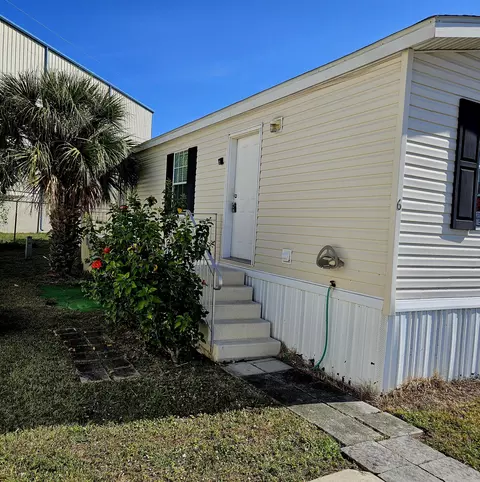 6 N Loafing, Hypoluxo, FL 33462