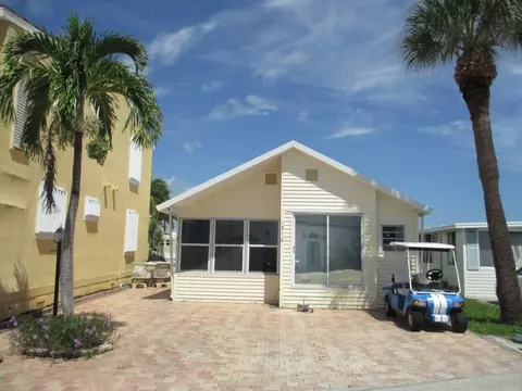 1310 Nettles Blvd, Jensen Beach, FL 34957