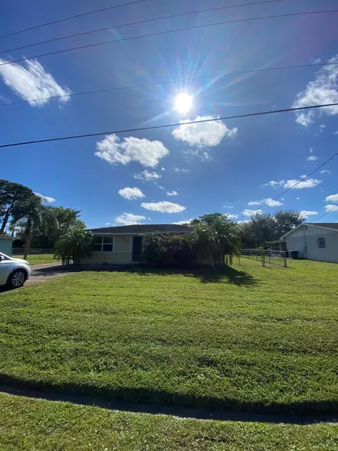 150 SW Lakehurst Dr, Port Saint Lucie, FL 34983