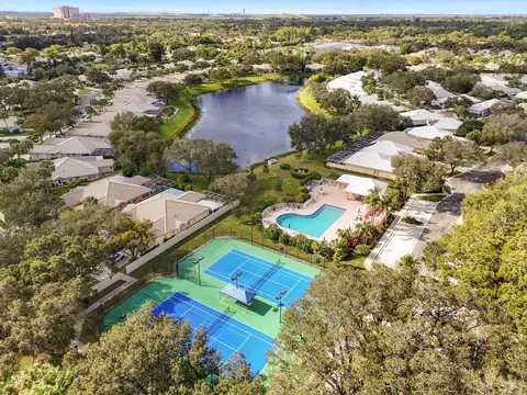 4063 Grove Point Rd, Palm Beach Gardens, FL 33410
