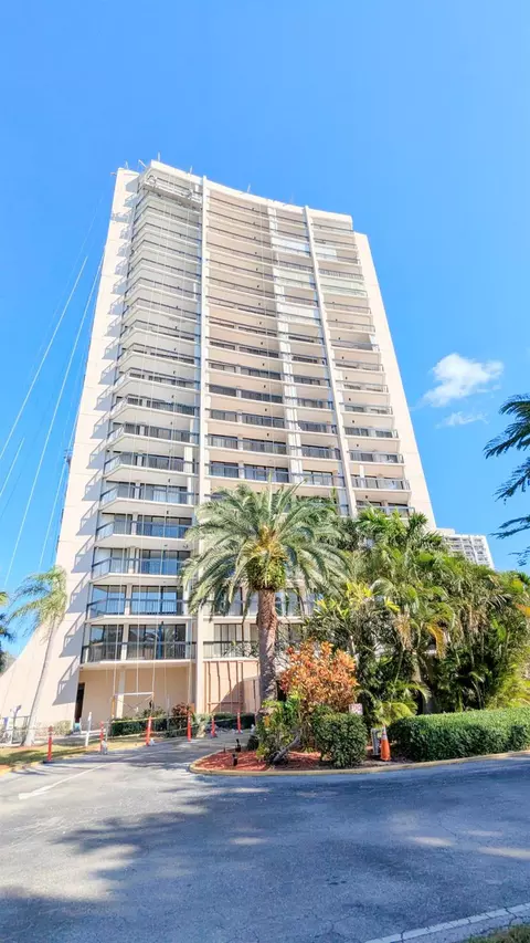 2425 Presidential 805 Way #805, West Palm Beach, FL 33401
