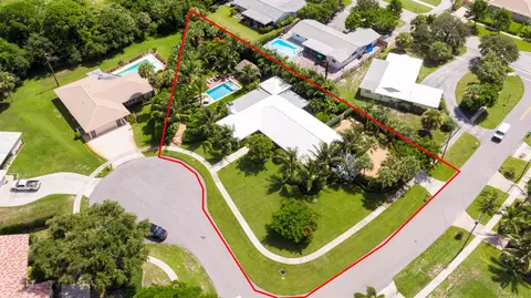 2043 Ascott Rd, North Palm Beach, FL 33408