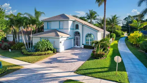 6840 SE Twin Oaks Cir, Stuart, FL 34997
