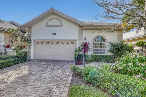 268 Canterbury Dr W, Palm Beach Gardens, FL 33418