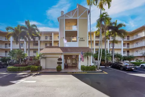 7350 Kinghurst Dr #402, Delray Beach, FL 33446