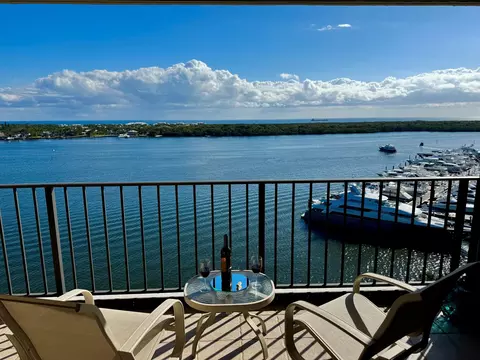 124 Lakeshore Dr #PH-28, North Palm Beach, FL 33408