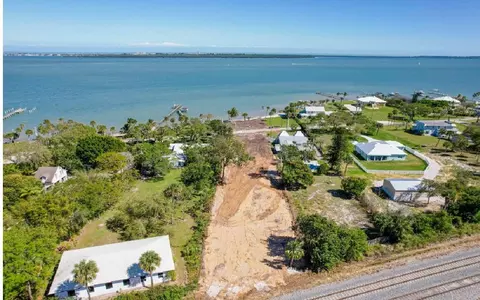 1033 S Indian River Dr, Fort Pierce, FL 34950