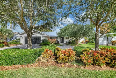 2211 Bethel Blvd, Boca Raton, FL 33486