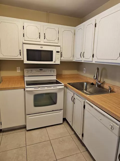 1235 S Lakes End Dr #0, Fort Pierce, FL 34982