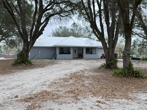 3715 NW 165th Ct, Okeechobee, FL 34972