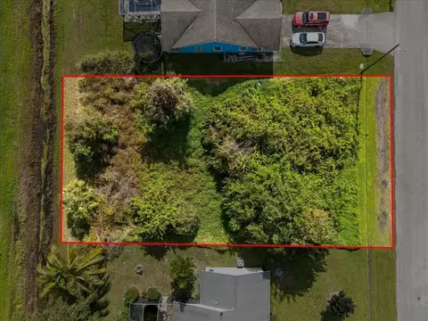 2433 SW Hinchman St, Port St Lucie, FL 34984