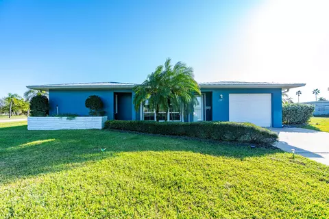 1381 SE San Ignacio Ln, Port Saint Lucie, FL 34952