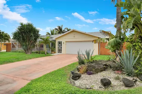 6821 19th Dr S, Lake Worth, FL 33462