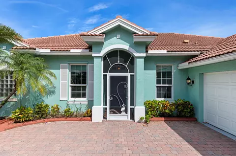 427 NW Dover Ct, Port Saint Lucie, FL 34983