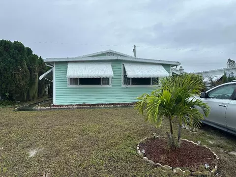 8070 SEagle Ave, Hobe Sound, FL 33455