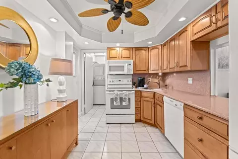 6661 NW 2nd #402, Boca Raton, FL 33487